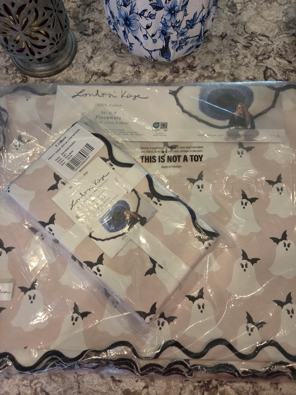 Pretty Ghost Placemats And Napkins Set